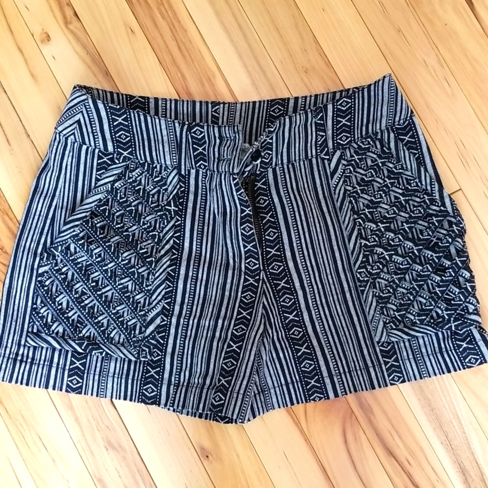Nick & M shorts
